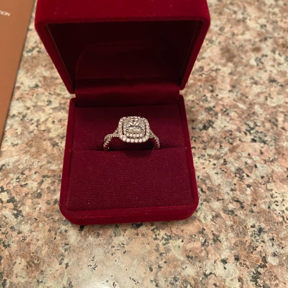 Diamond ring - Picture 2 of 8